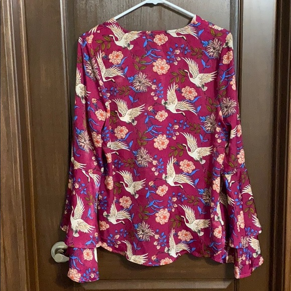 Charming Charlie Bell Sleeve Blouse NWT - Picture 4 of 5